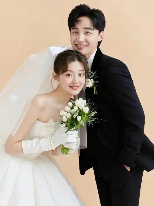 婚纱照风格丨看不腻的室内主纱婚纱照