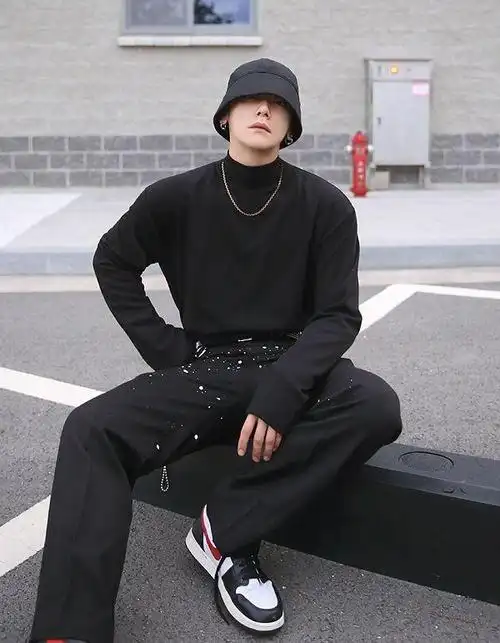 冬季潮流搭配,毛衣也是一大亮点!这样穿摆脱平庸,每一套都独特