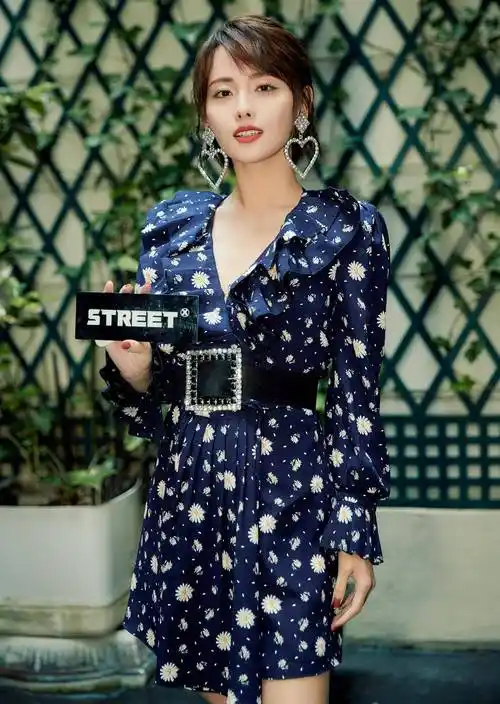 张嘉倪女神的高跟鞋_凉鞋_图片_明星