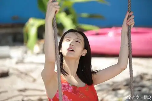 "最美蓉儿"李一桐素颜出镜,美翻了整个夏天!网友:做我女朋友