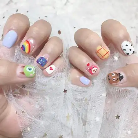 适合夏天的6种"卡通图案美甲",时髦可爱还显手白,萌萌哒!
