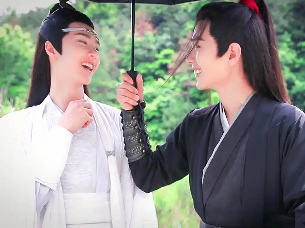 那些对视时无法掩藏的滚烫心意…#博君一肖 #肖战王一博 #抖 - 抖音