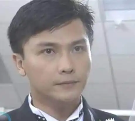 当年周润发红不过他,焦恩俊比不上他,如今55岁沦落三四线_关礼杰