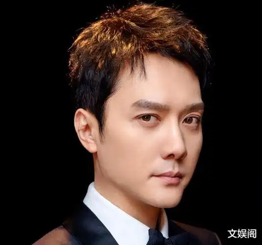 前几天还是好爸爸,这几天就被曝夜会两女,冯绍峰还真是一刻不闲