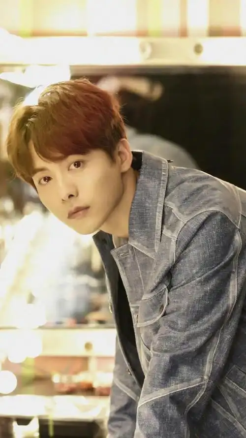 马天宇侧颜随拍