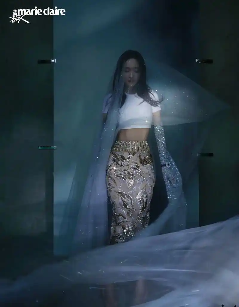 杨幂 x 嘉人十一月刊封面大片