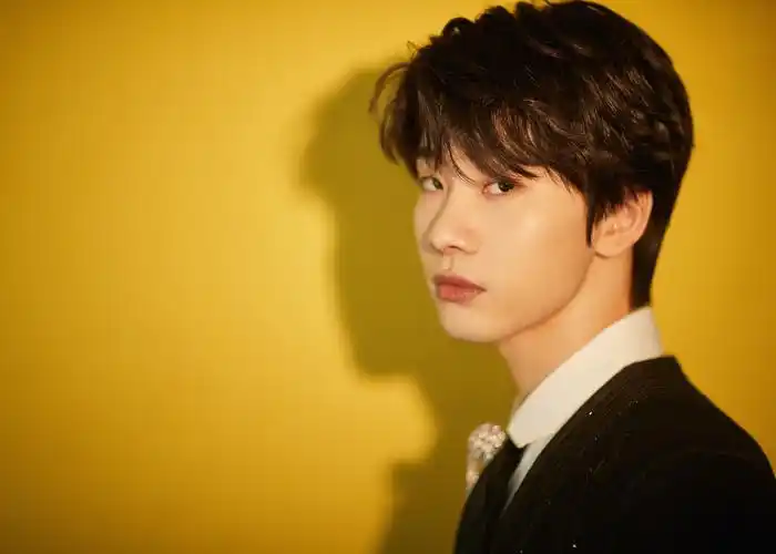 分享一组连淮伟图片给大家,图中的明星图片壁纸会点缀你的电脑桌面