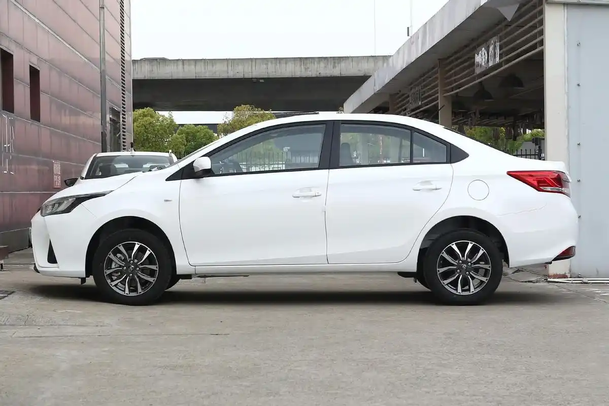 价格不贵好养活,丰田全球品质,三厢自动挡,实拍yaris l致享-新浪汽车