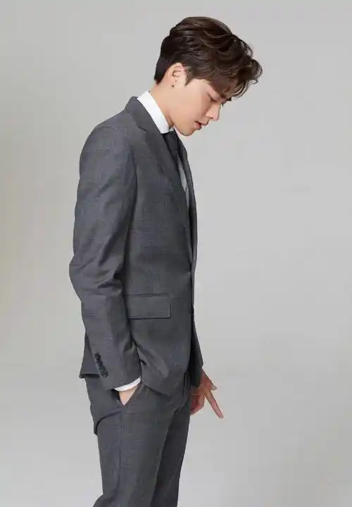 李易峰身材太出挑了,穿长款西装更显绅士,白t恤超干净_效果_风格_男性