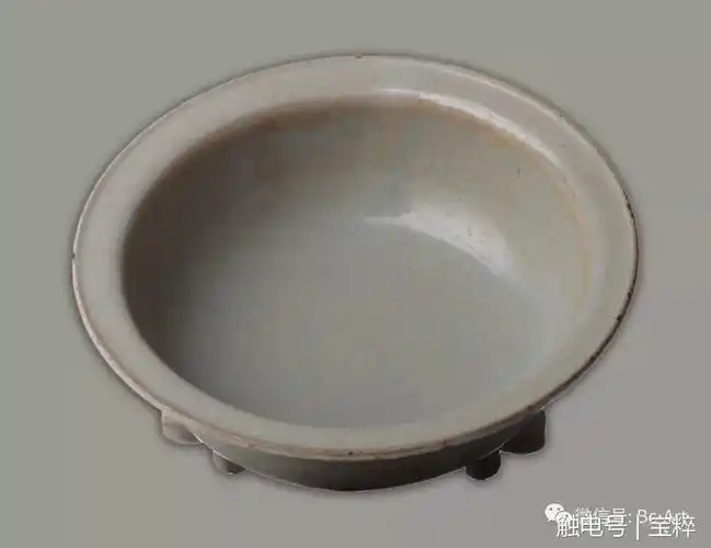 每日一赏丨 宋 临汝窑三足盘