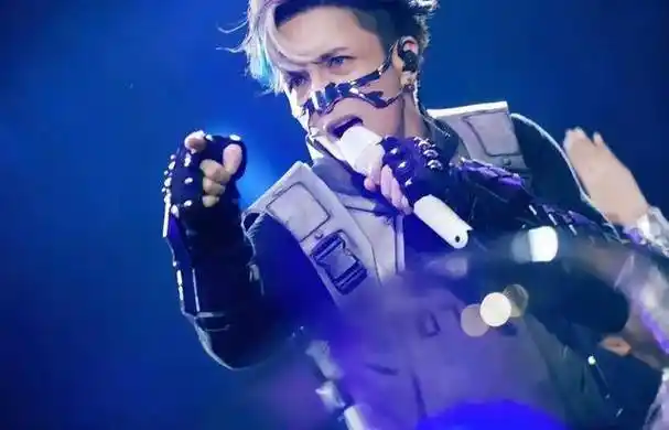 大家认为薛之谦在拍电影配图时使用了未经允许的录像带素材吗?