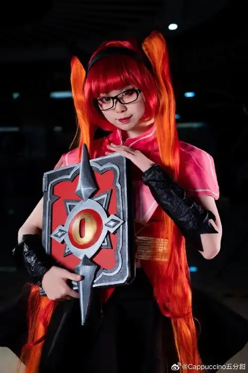 出镜:cappuccino摄影/后期:云卷辰妆娘:墨晓白#cosplay##漫展返