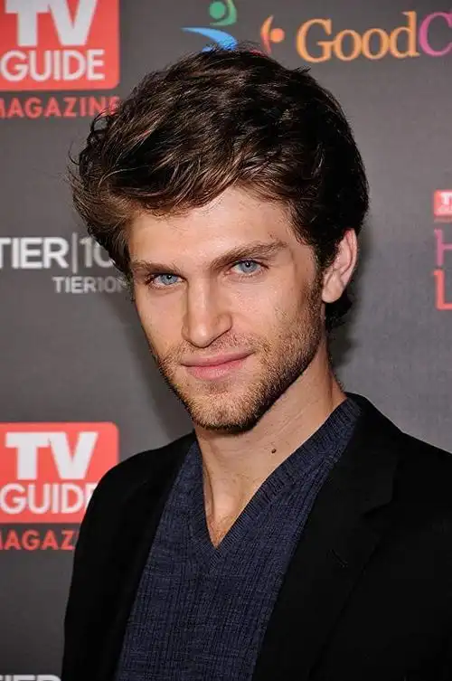 基根·艾伦_演员_作品_个人资料_简历_生日_留言 - 酷乐米