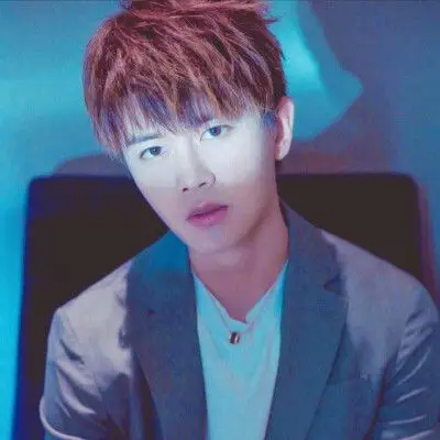 任嘉伦现代头像