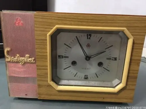 中国钟厂出品上海牌555闹钟_座钟/落地钟_第1张_7788钟表收藏