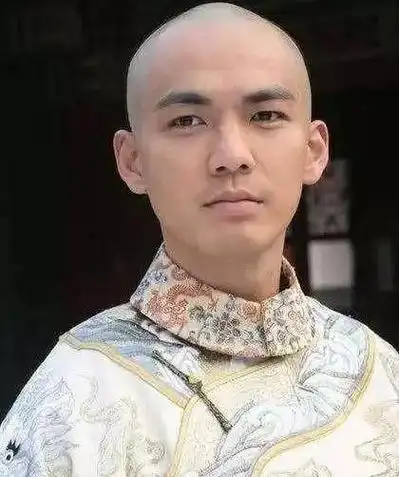 男明星光头照大比拼贾乃亮李晨都没认出来