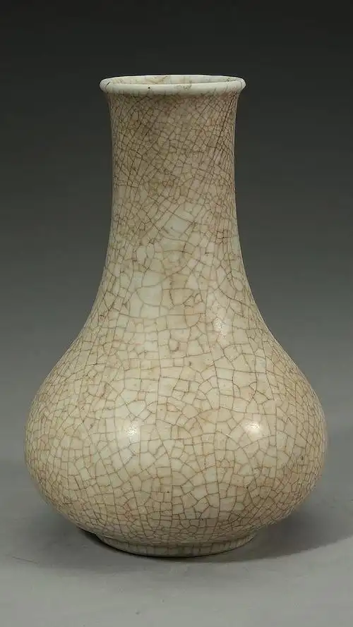 [清·康熙] 仿哥窑长颈瓶