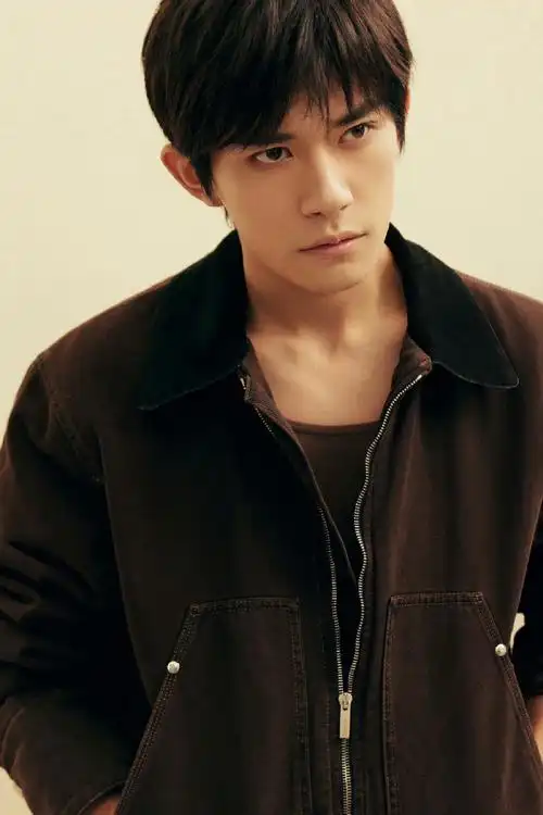 易烊千玺宣传雪豹##电影雪豹