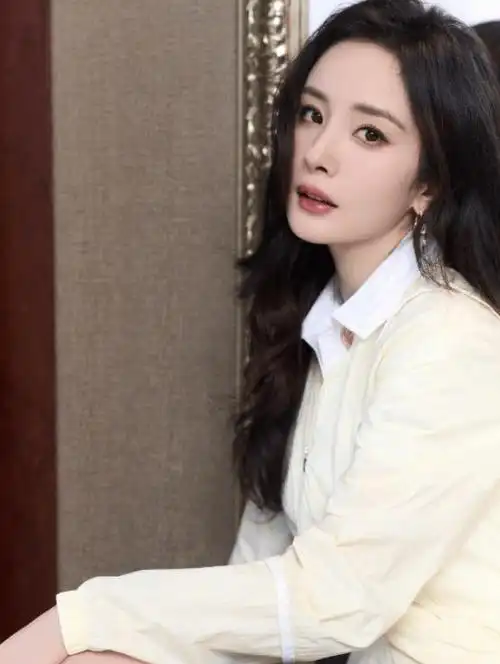 赵丽颖买千里马送儿子,杨幂贴心介绍教练,两人私交原来这么好