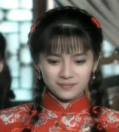 曾哲贞美貌不输张庭