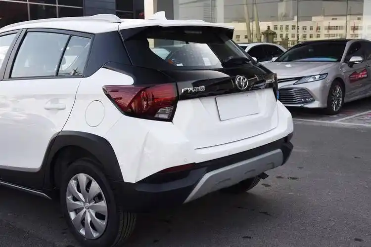 10万顶配丰田,购置税减半,还发5千优惠,全系国六,油耗5.2l-新浪汽车