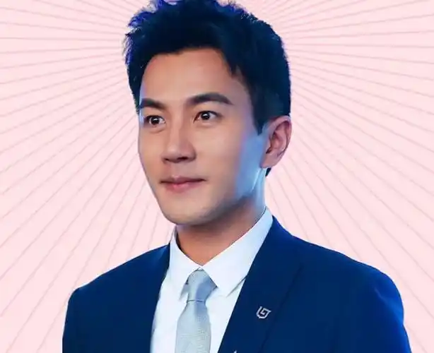 同样是单身带娃的男明星,刘恺威借娃各种蹭杨幂热度,而陈坤的做法却