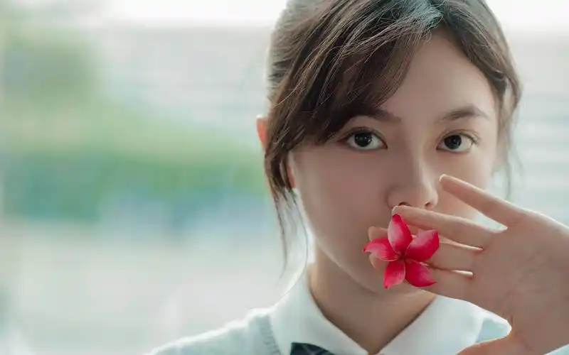 赵今麦毕业制服高清桌面壁纸