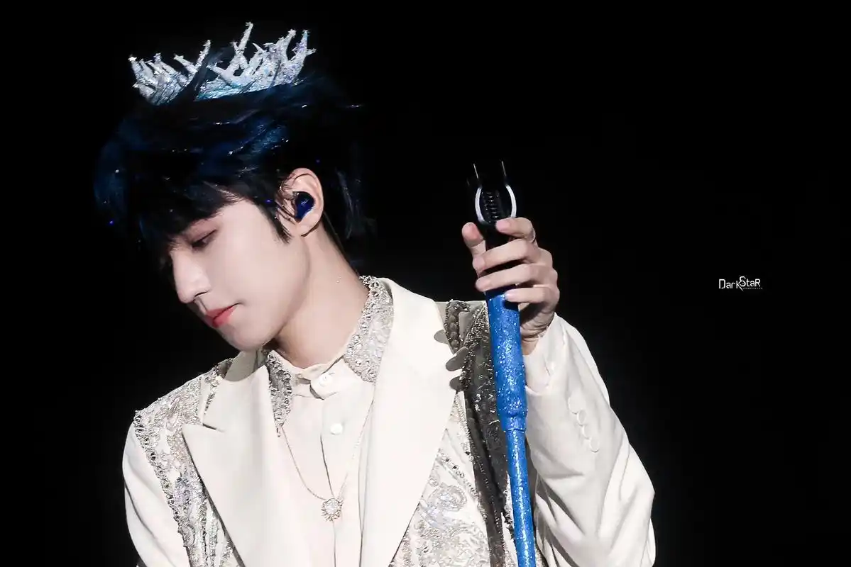 王俊凯 #tfboys十年之约 #tfboys十周年演唱会 - 抖音