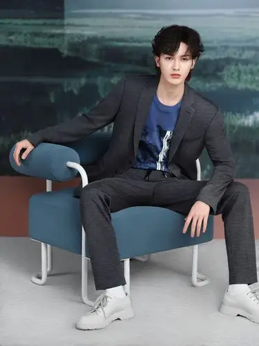 boss亚太区z世代大使朱正廷演绎2021春夏系列