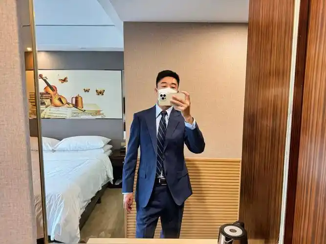 正装皮鞋 #正装男 #西装控 #正装 被爱的时候 第一反应 - 抖音