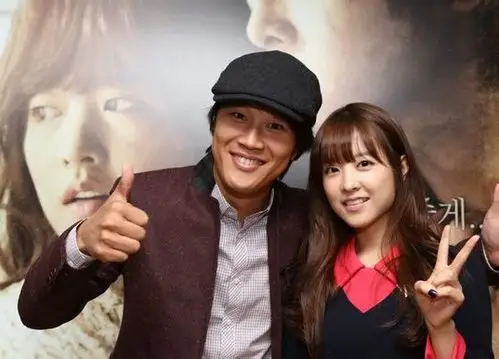 朴宝英与车太贤曾经合作过电影《超速绯闻》,在电影