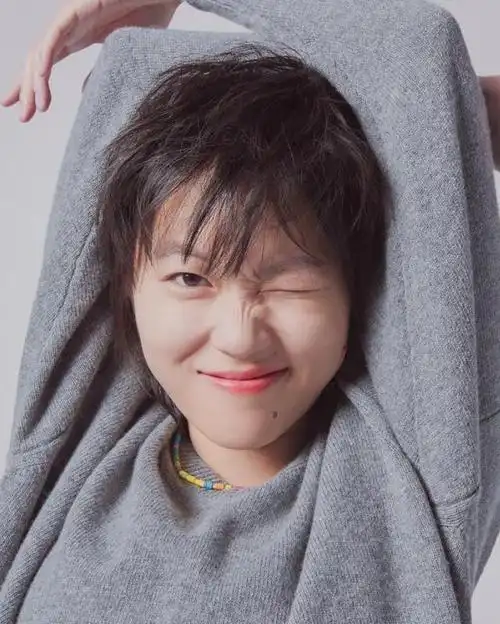 "天后之女"窦靖童:当王菲的女儿,是幸运也是不幸