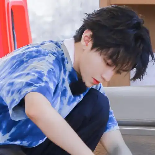 精选王俊凯头像.