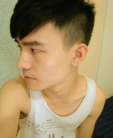 男士斜庞克短发飞机头两边铲掉最清爽