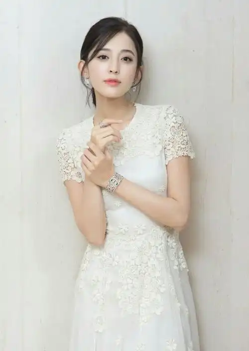 古力娜扎性感时尚私房写真