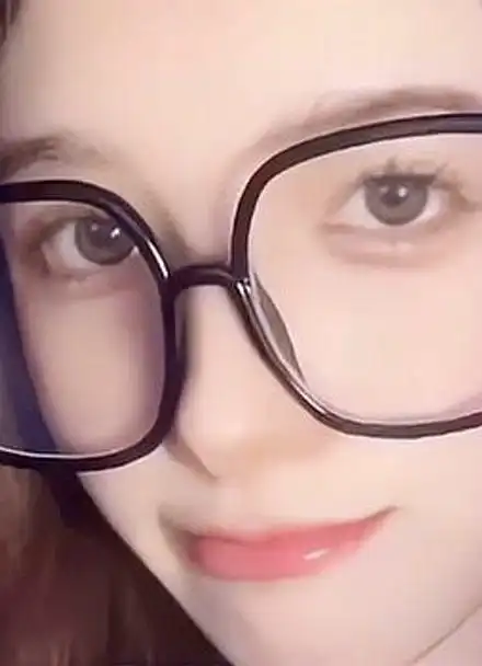 都说戴眼镜的美女最性感,都来鉴定一下呗