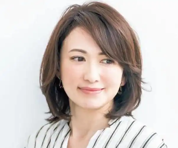 适合50岁大圆脸女人的发型选择