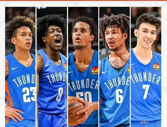 他已经努力漂亮了并根据需要获得了相当多的肌肉质量柚子可以感受到对