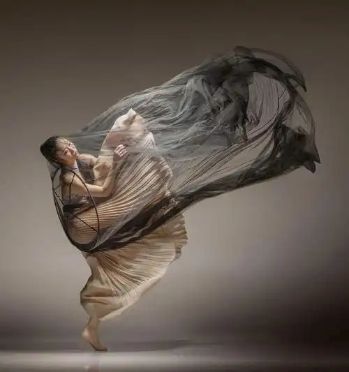 艺术人物摄影作品欣赏(让人拍案叫绝的人体摄影)