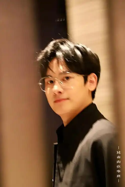 求所有胡先煦戴眼镜的相片眼镜合集