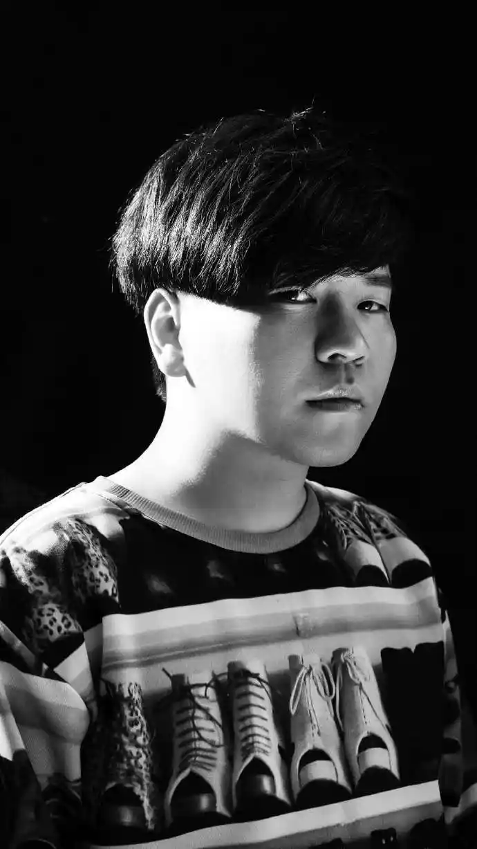 11月10日,80后金牌音乐制作人,著名歌手,"音乐天才"常石磊做客"青年之