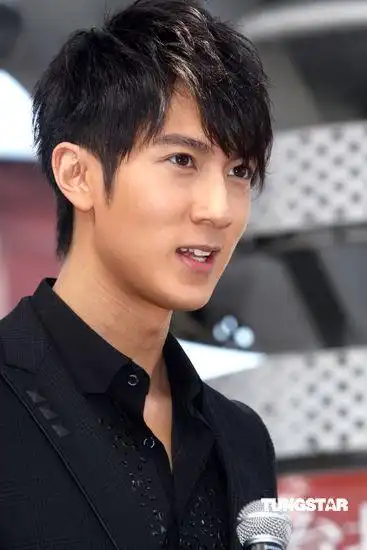 图文飞轮海台北签唱会吴尊浅笑