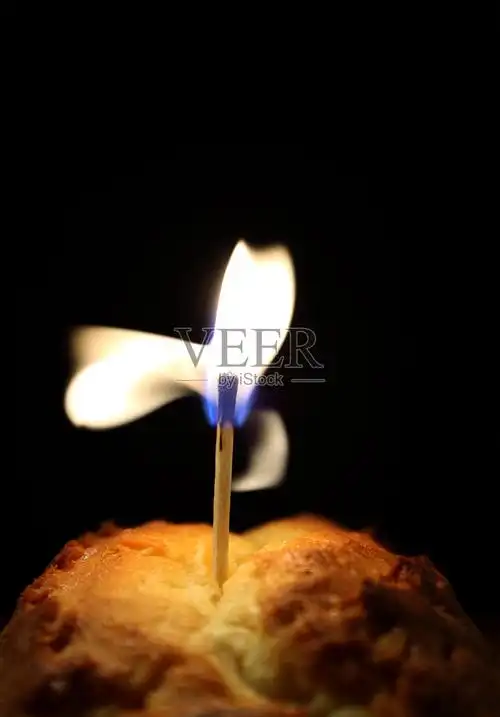 孤独的生日蛋糕照片摄影图片