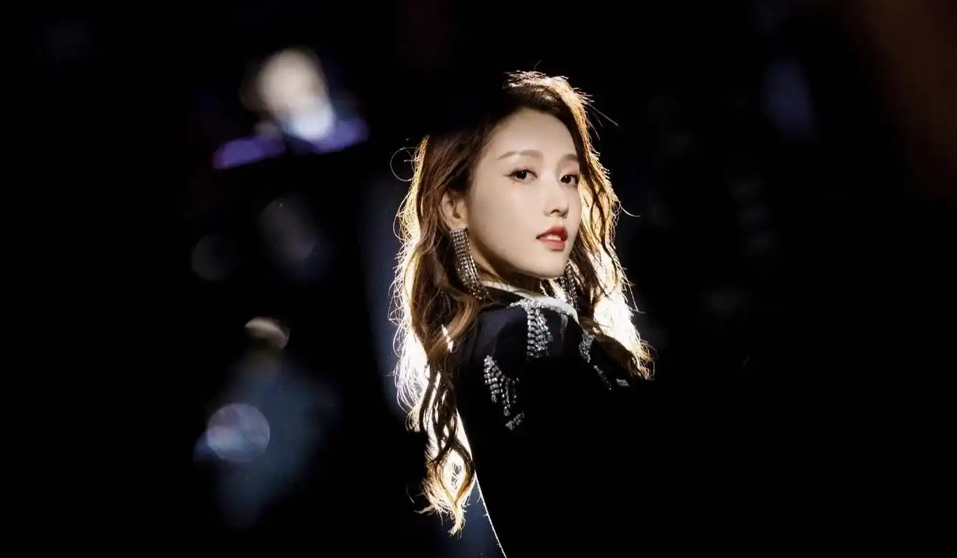 原创姜贞羽虽没能出道,却带来一部高热度新剧,光看男主颜值就想追