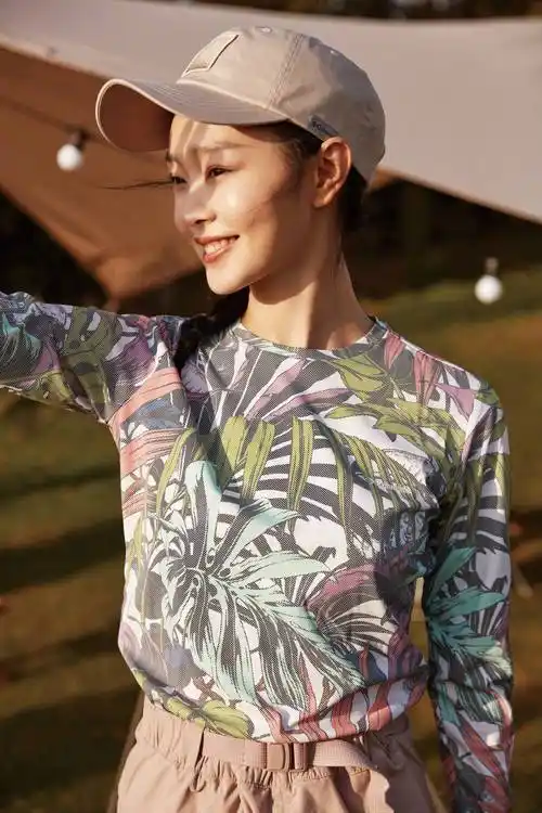 原创宋轶户外写真美照温婉而恬静粉丝美人依旧