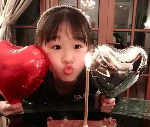 有种超越叫贝儿近照颜值美出新高不说这双腿也没谁了