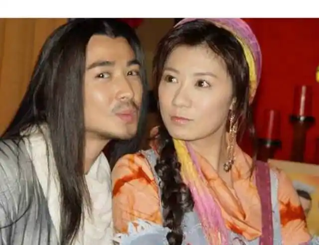 贾静雯苏有朋 因为和苏有朋合作过《倚天屠龙记》,贾静雯和苏有朋应该