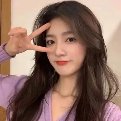 长发飘飘的俏皮温柔女生头像
