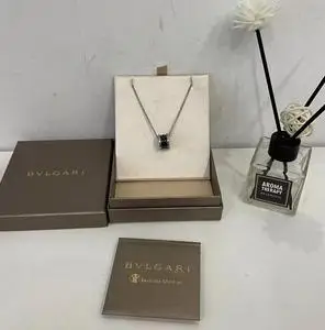 宝格丽项链慈善款盒子