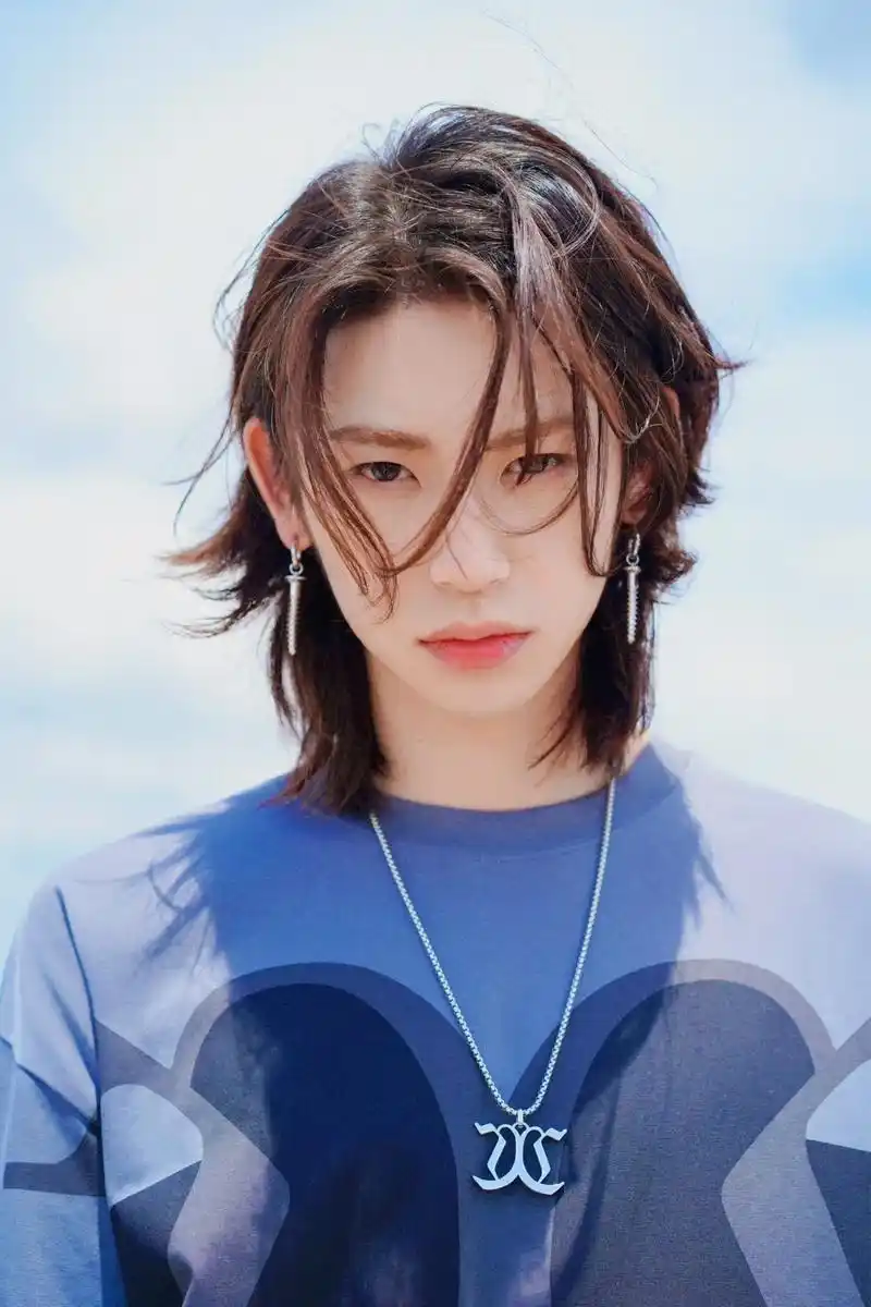 小鬼王琳凯 #小鬼 #王琳凯 #美神降临 #蓝色治愈系 2 - 抖音